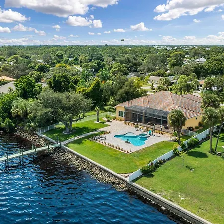 Peace River Waterfront Luxury Living - 5-Bd W Pool